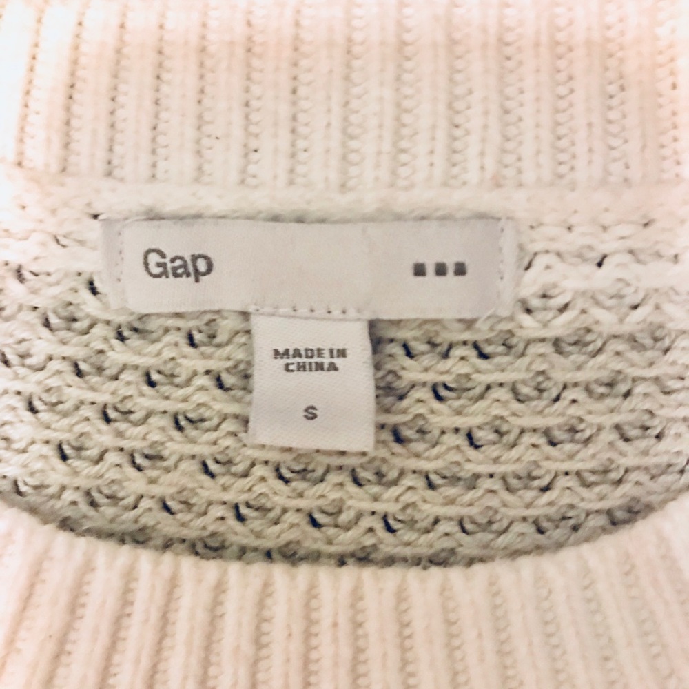 Gap Sweater - Picture 2 of 4